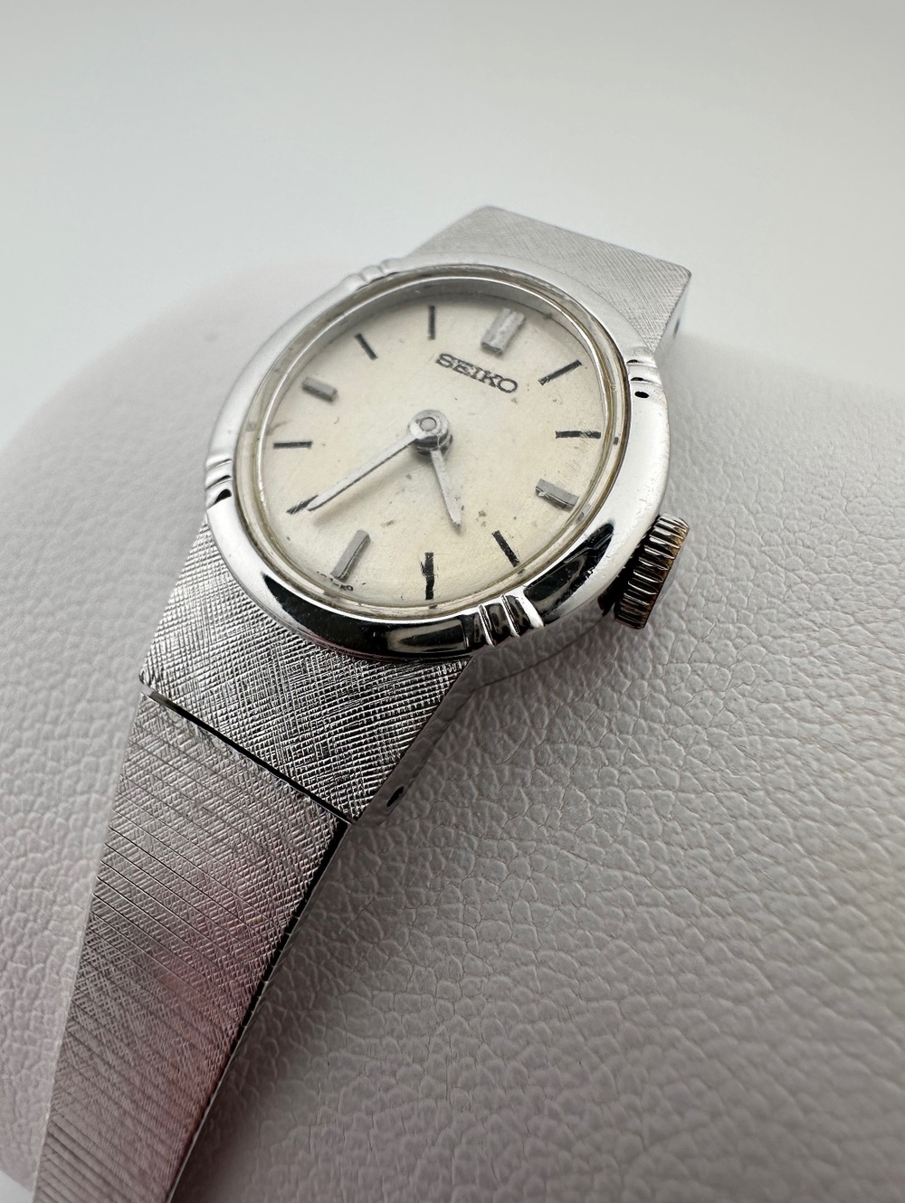Vintage 1969 Seiko Women’s Mechanical Watch 17.5mm Manual Wind 1100-5549